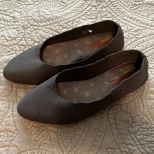 Sketchers Soft Gray Flats
